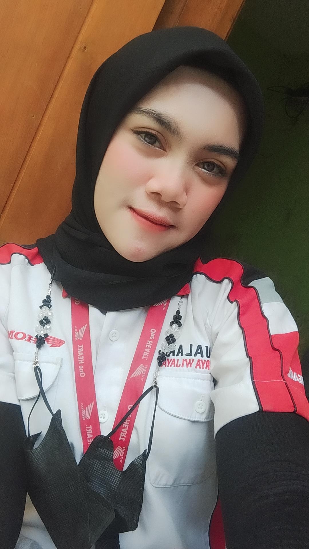 yulianti nur fajar shalati