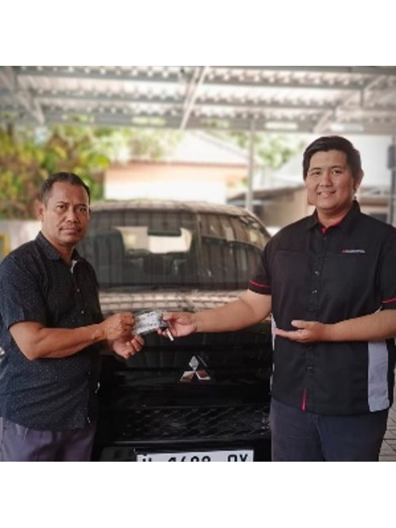 Xpander GLS CVT hitam