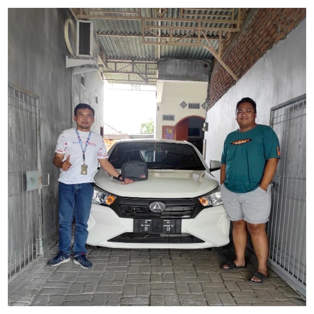 Serah Terima Unit Ayla 1.0 X mt