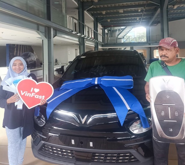 Serah Terima Unit Vinfast VF e34