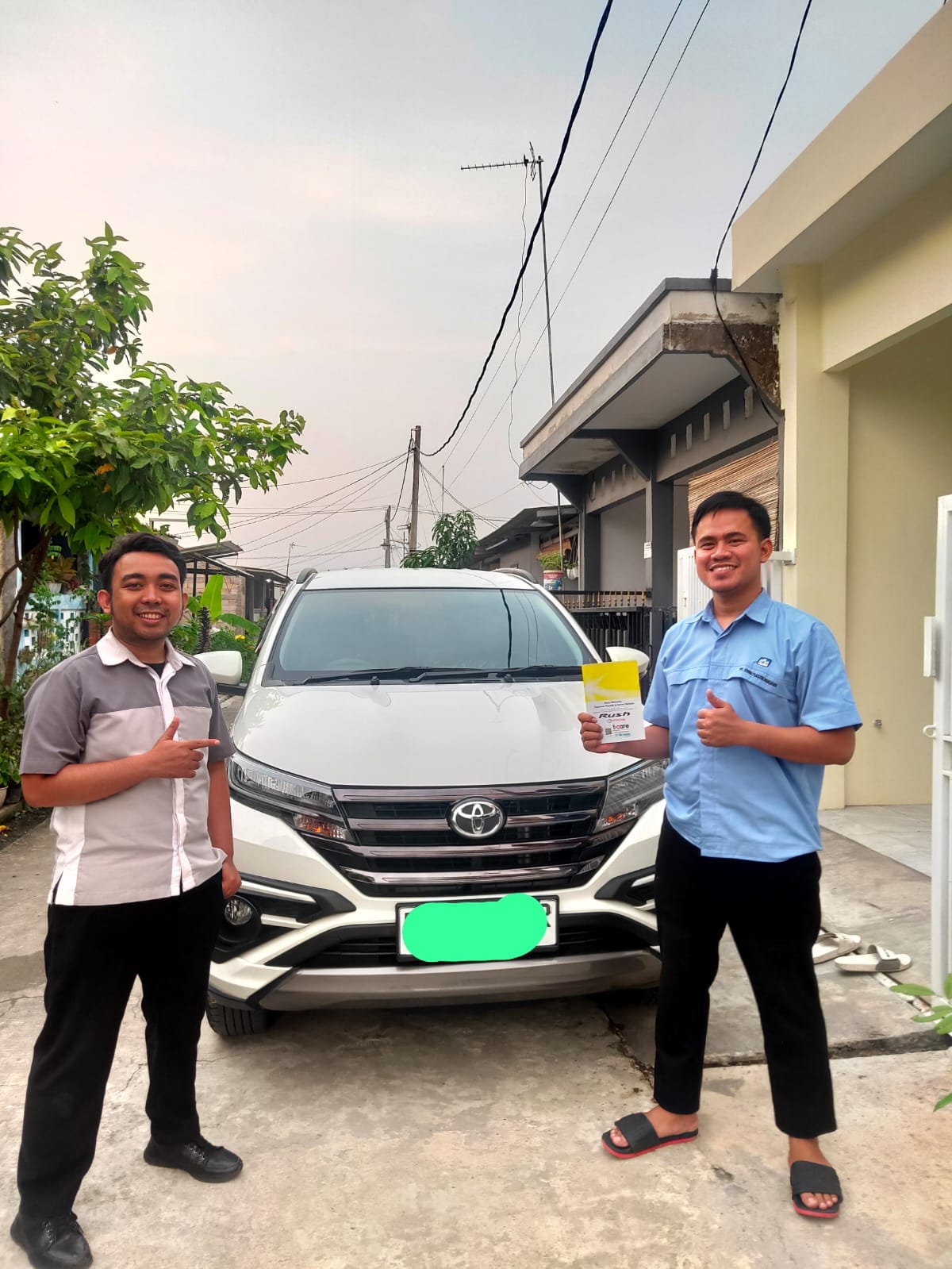 Kirim unit Toyota Rush 1.5 GR AT.