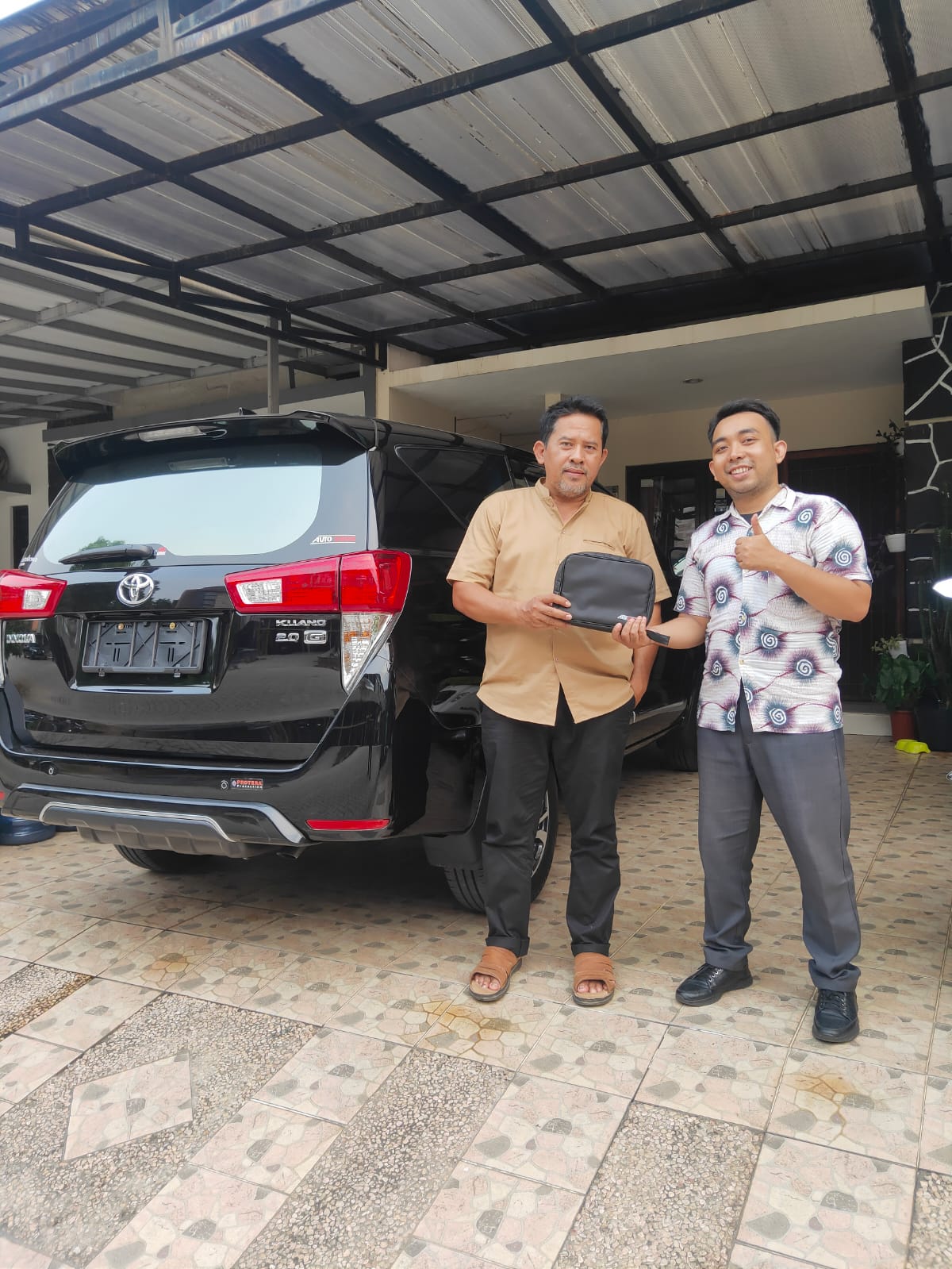 Kirim unit Toyota Innova 2.0 G Rebo