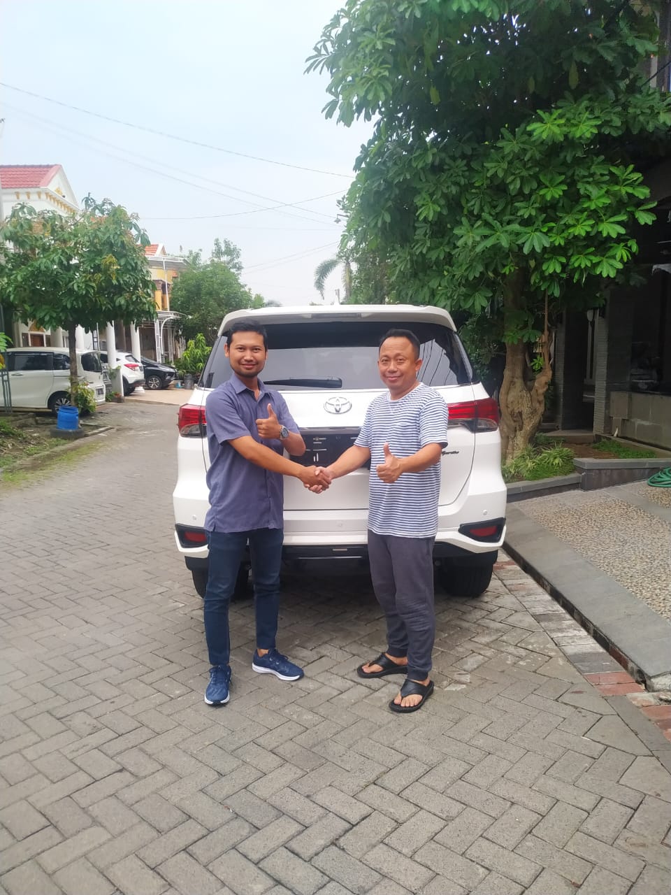 Delivery Toyota Fortuner 