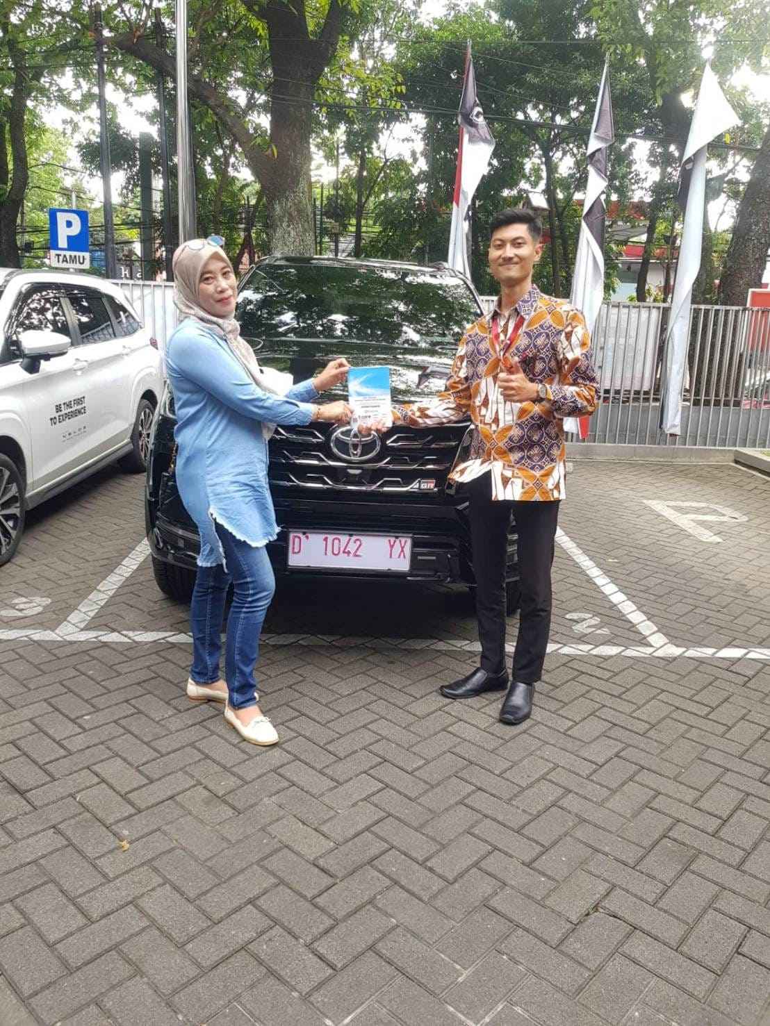 Delivery unit Toyota Fortuner GR