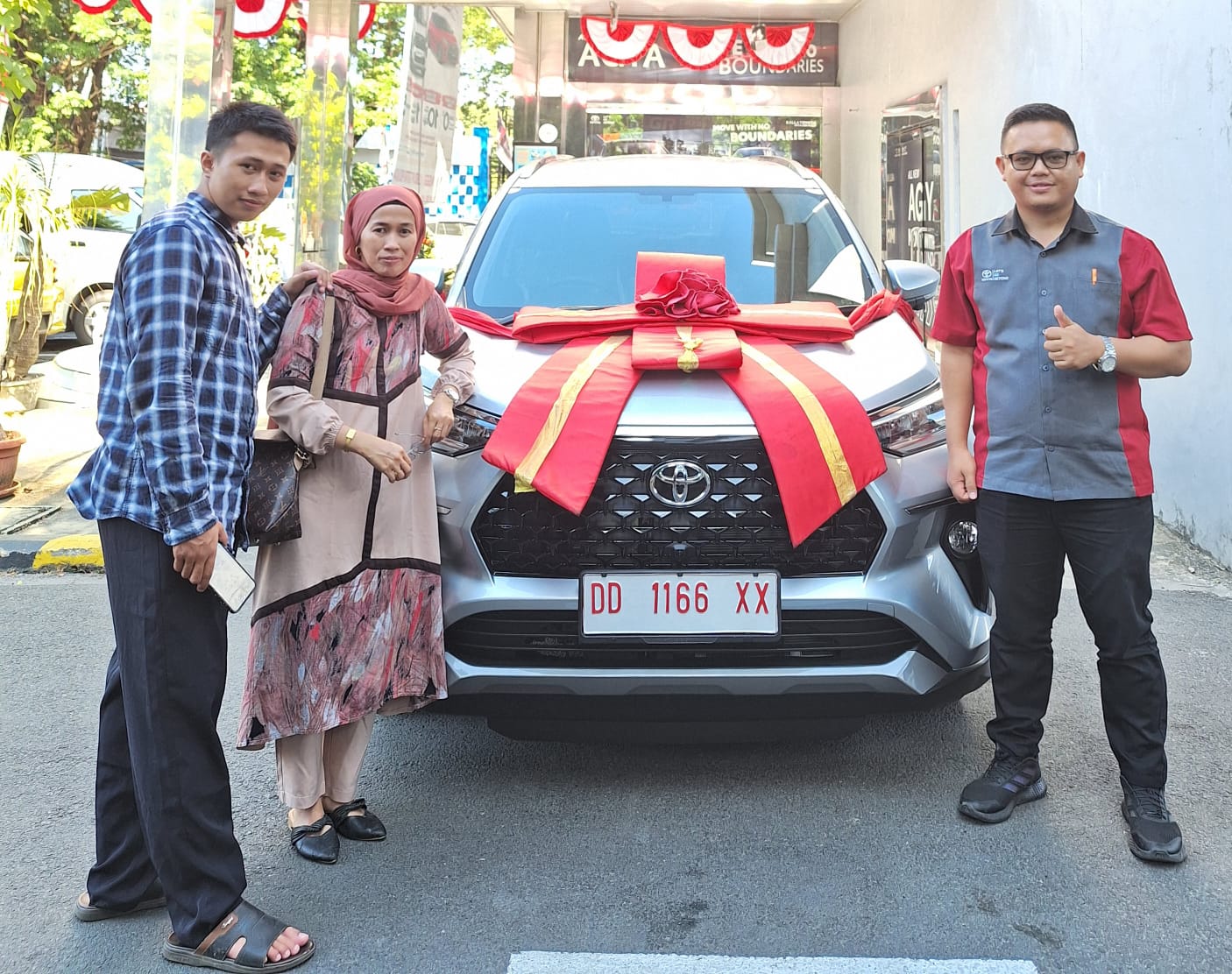 Delivery Toyota Innova Reborn