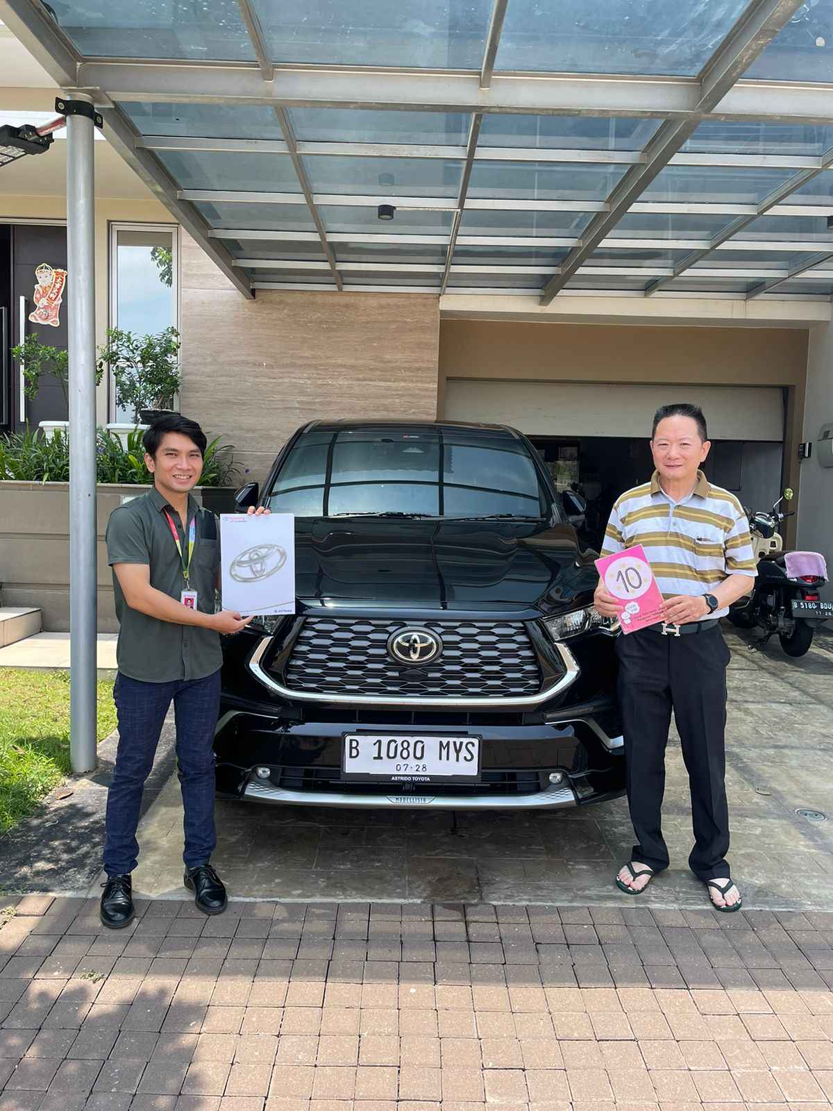 Innova Zenix Q Modelista CVT