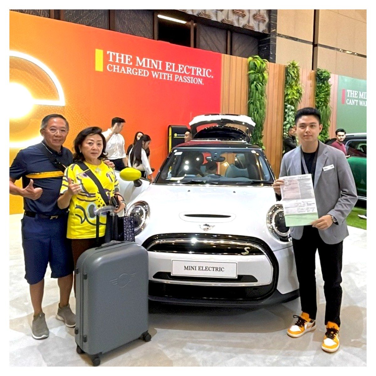 Pengiriman Unit Mini Cooper