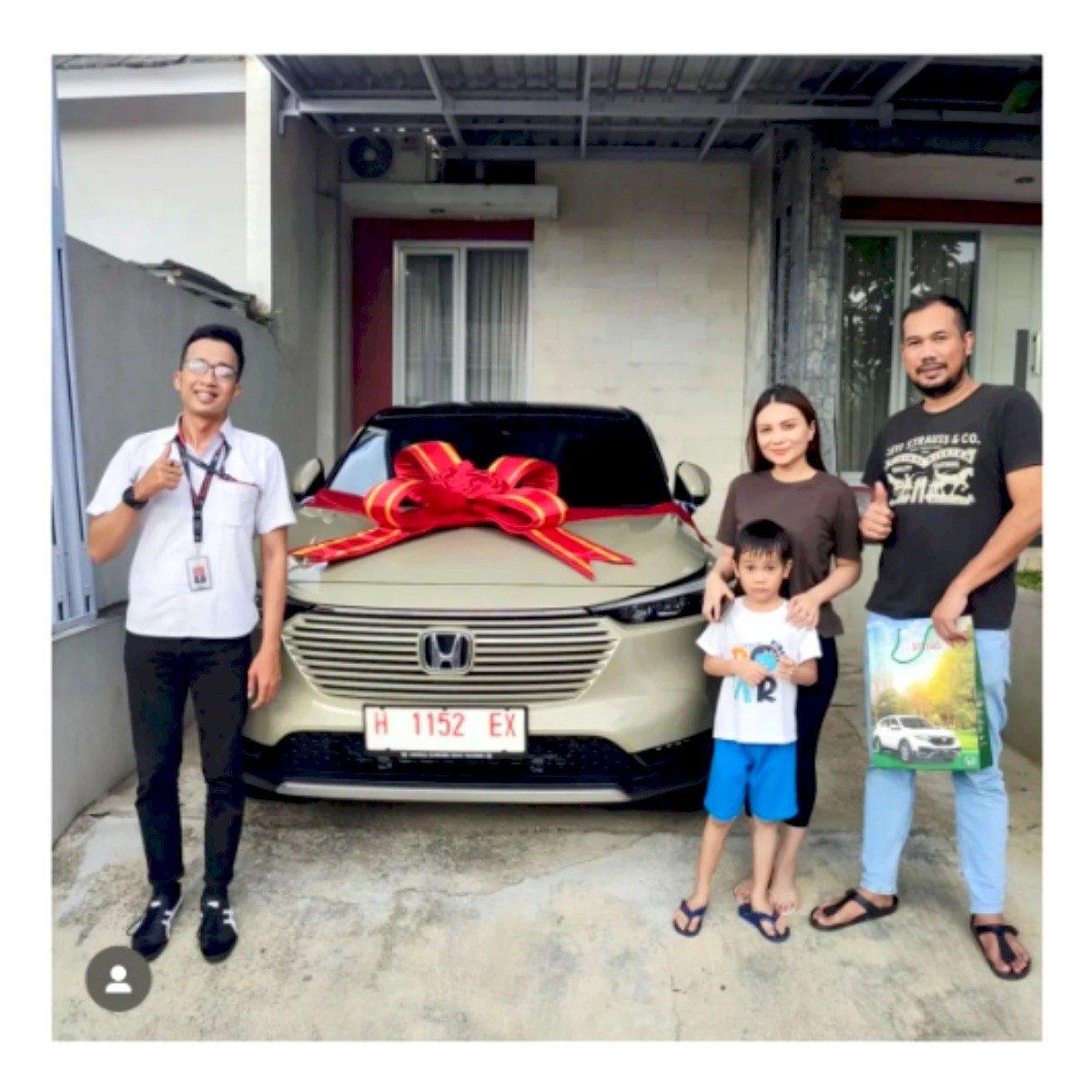 HRV SE Sand Khaki Two Tone