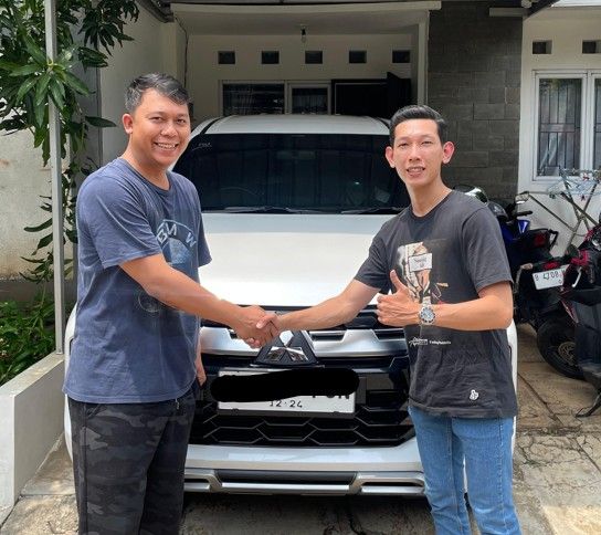 Delivery Mitsubishi Pajero