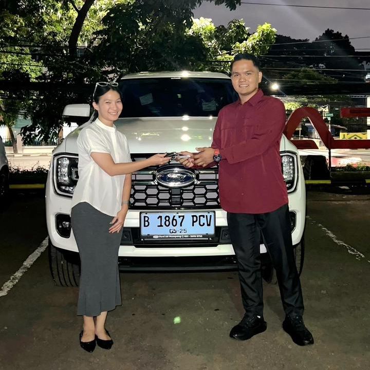 Serah terima malam hari dengan Ford