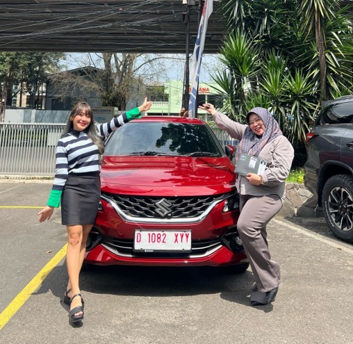 Delivery Suzuki BALENO AT RED