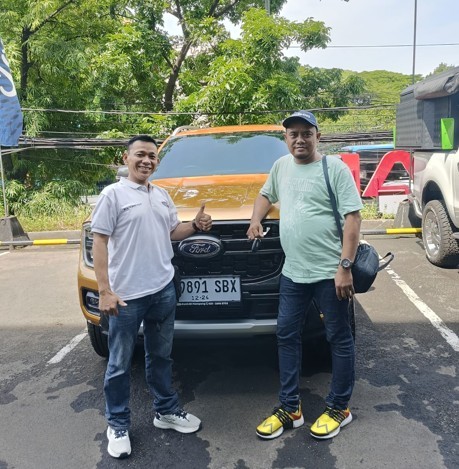 Delivery Ford Everest