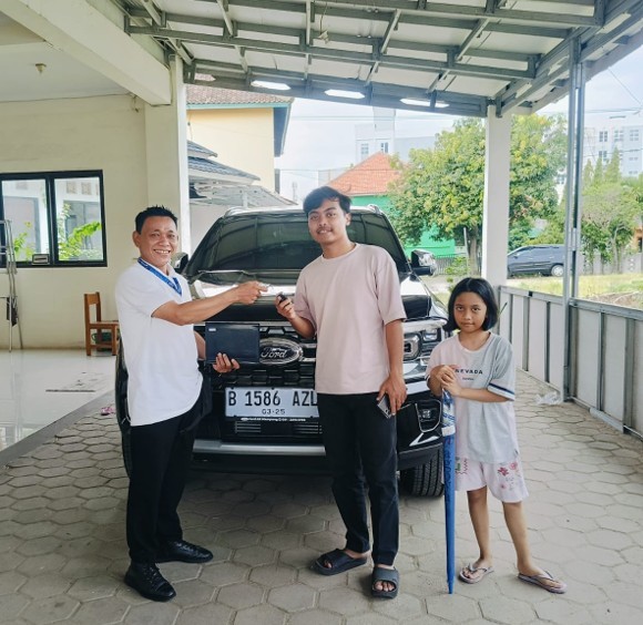 Delivery Ford Everest..