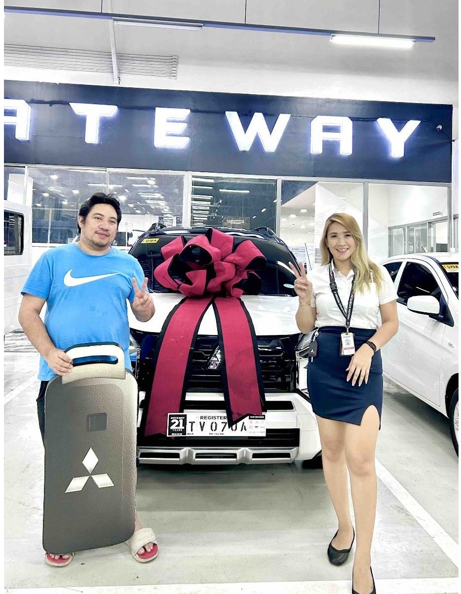 XPANDER CROSS TWO-TONE 1.5G AT 2025