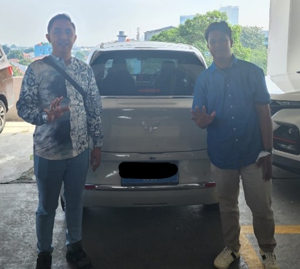 Serah Terima Unit Wuling