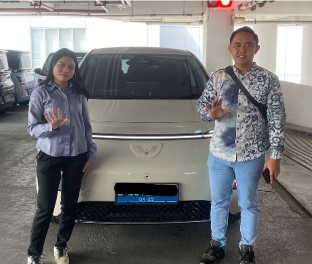 Serah Terima Unit Wuling