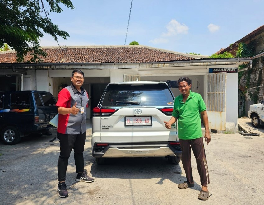 Serah Terima Unit Toyota Zenix V HV