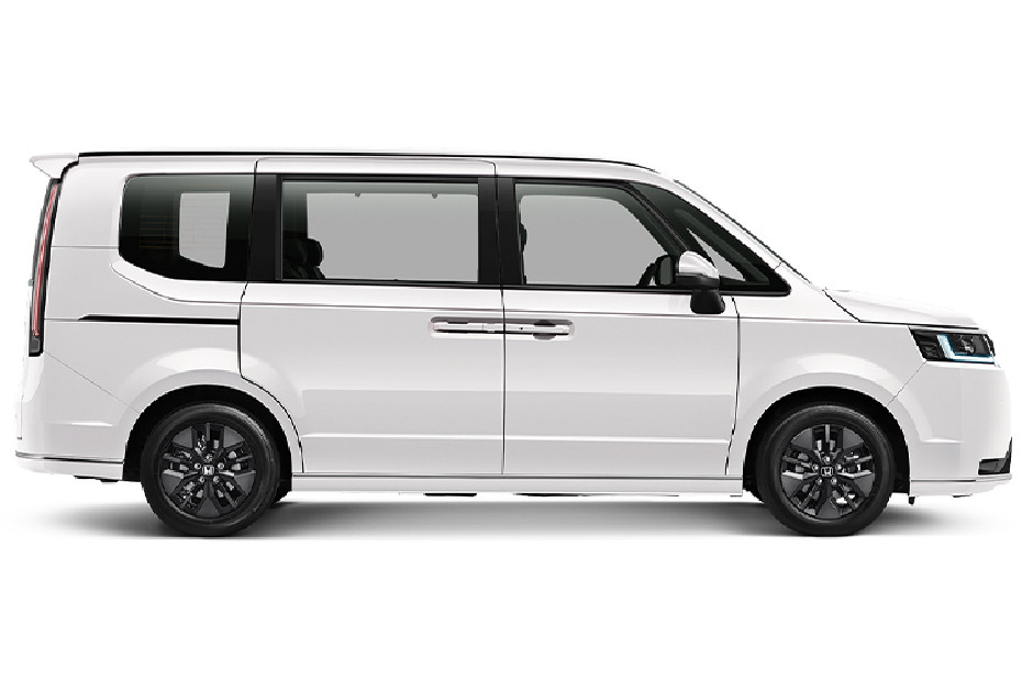 Honda StepWGN e:HEV Platinum White Pearl Honda StepWGN e:HEV Platinum White Pearl