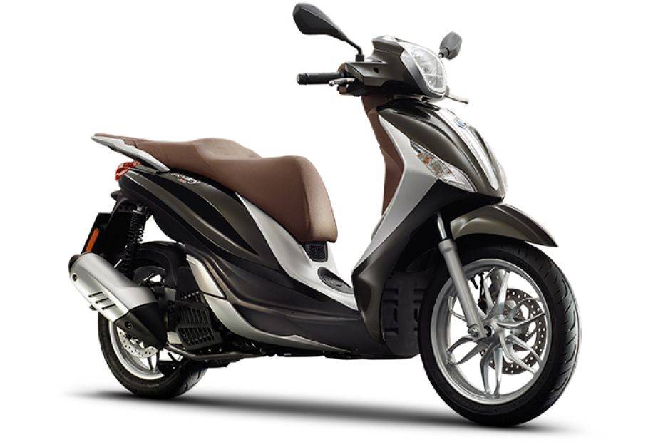 Piaggio Medley 2020 Images - Check out design & styling | Oto