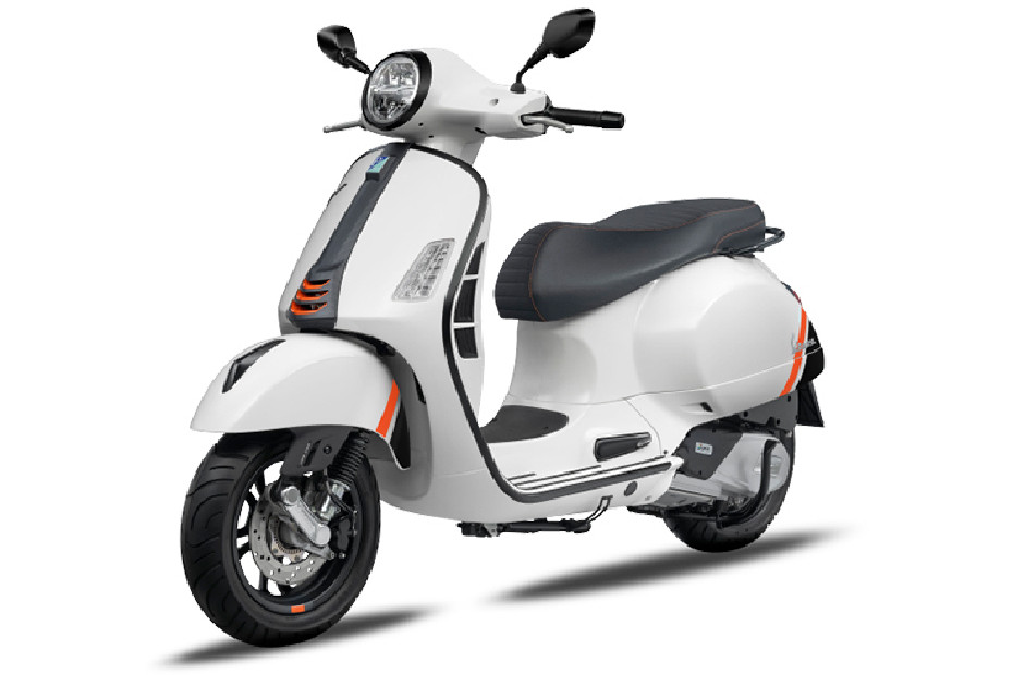Vespa GTS Super Sport 150 White Innocenza Vespa GTS Super Sport 150 White Innocenza