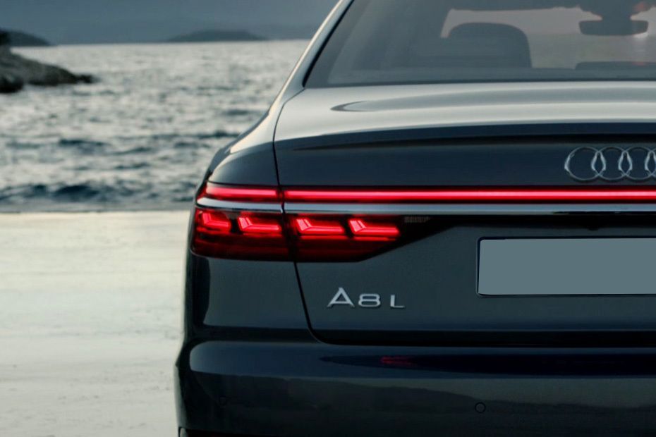 Audi A8 L lampu belakang