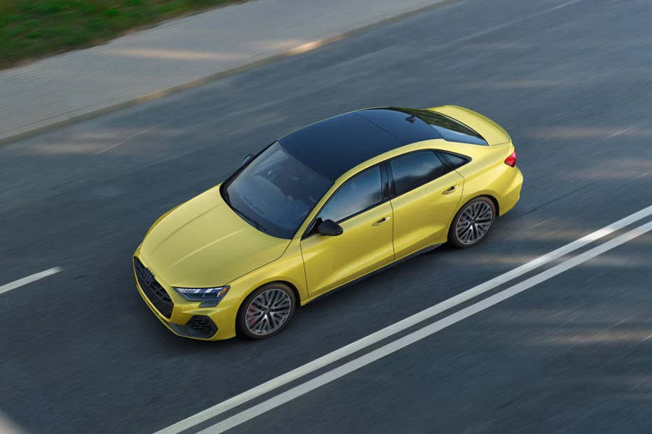 Audi S3 Tampak atas Audi S3 Tampak atas