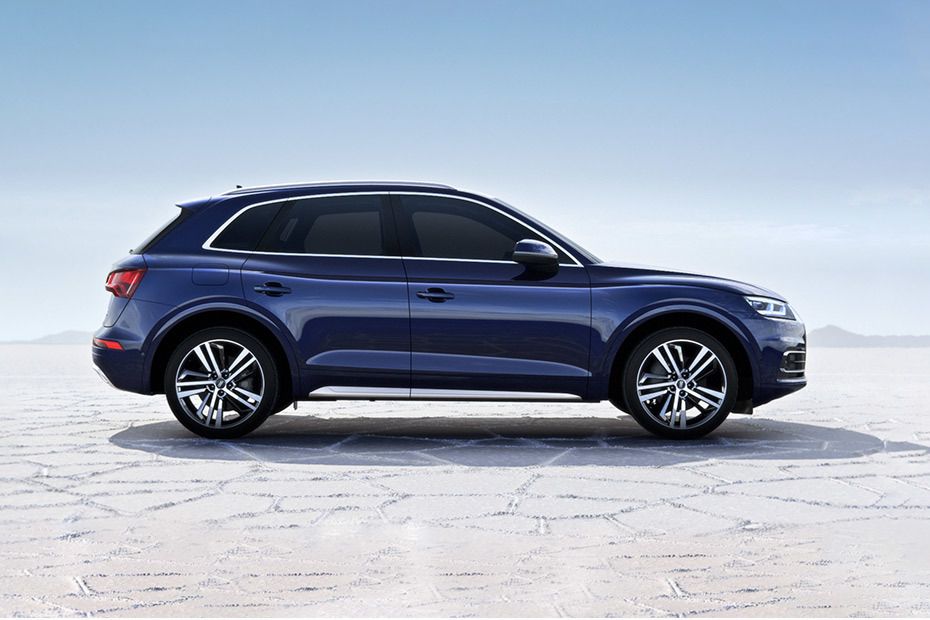 Audi Q5 Drivers Sideview Audi Q5 Drivers Sideview