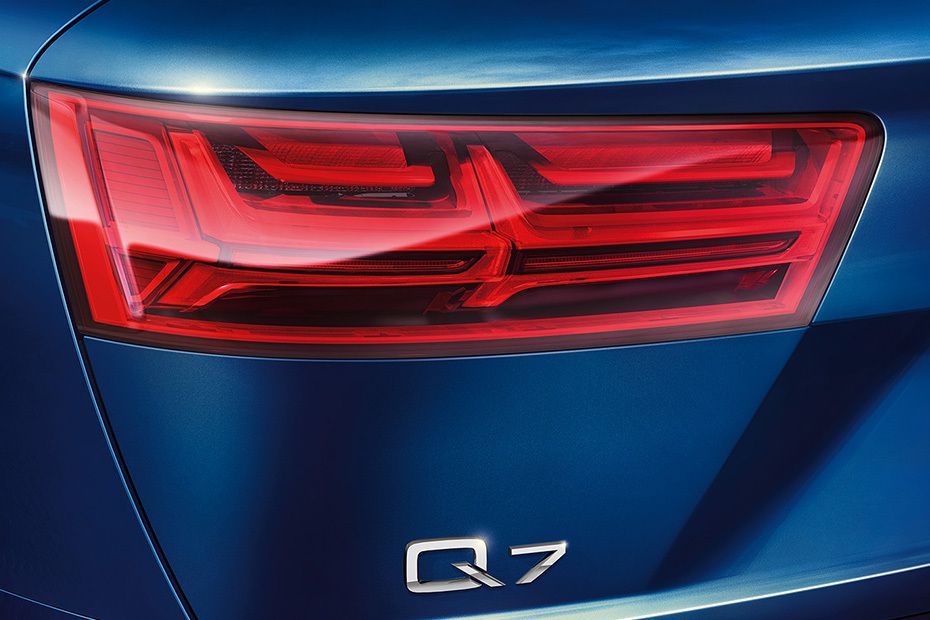 Q7 Tail light Q7 Tail light