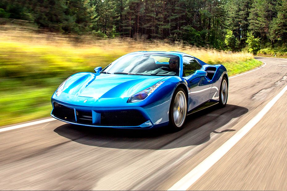 Mobil Ferrari 488 Spider di Indonesia