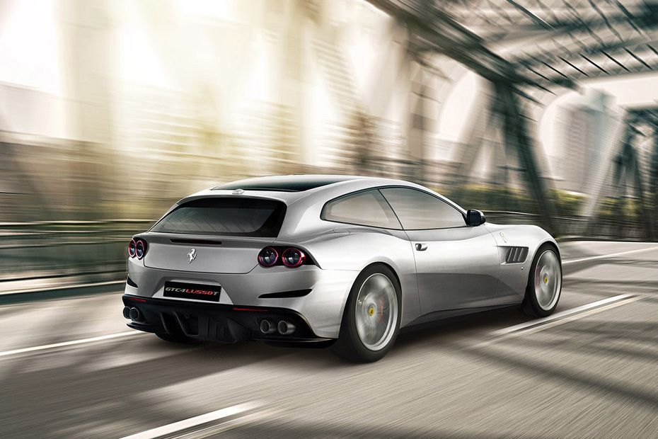 Tampak belakang GTC4Lusso T