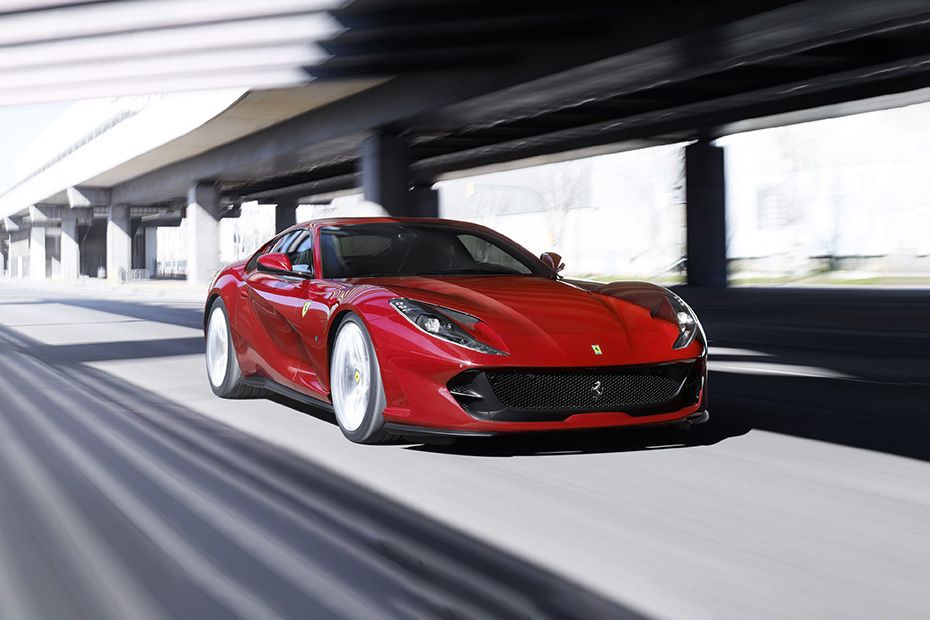 Ferrari 812 Superfast Front Cross Side View