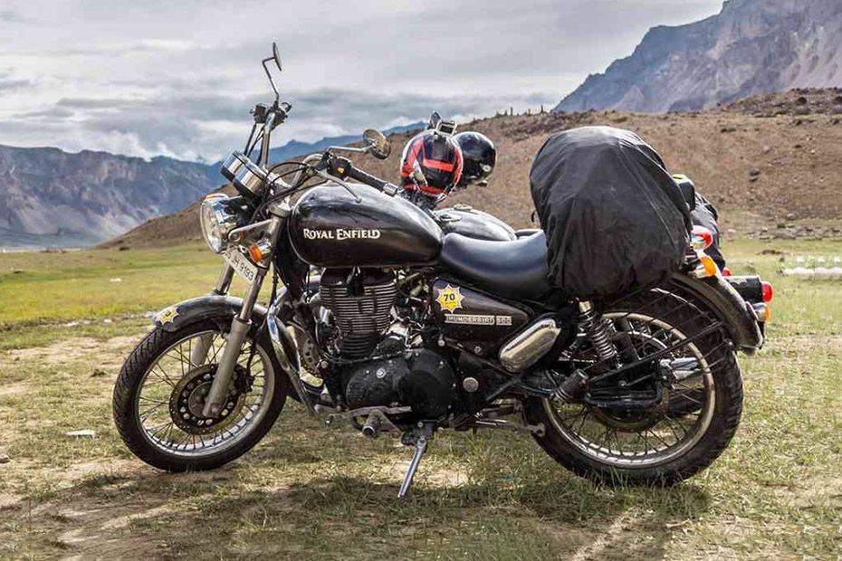 Royal Enfield Rumbler 500 Images - Check out design & styling | OTO