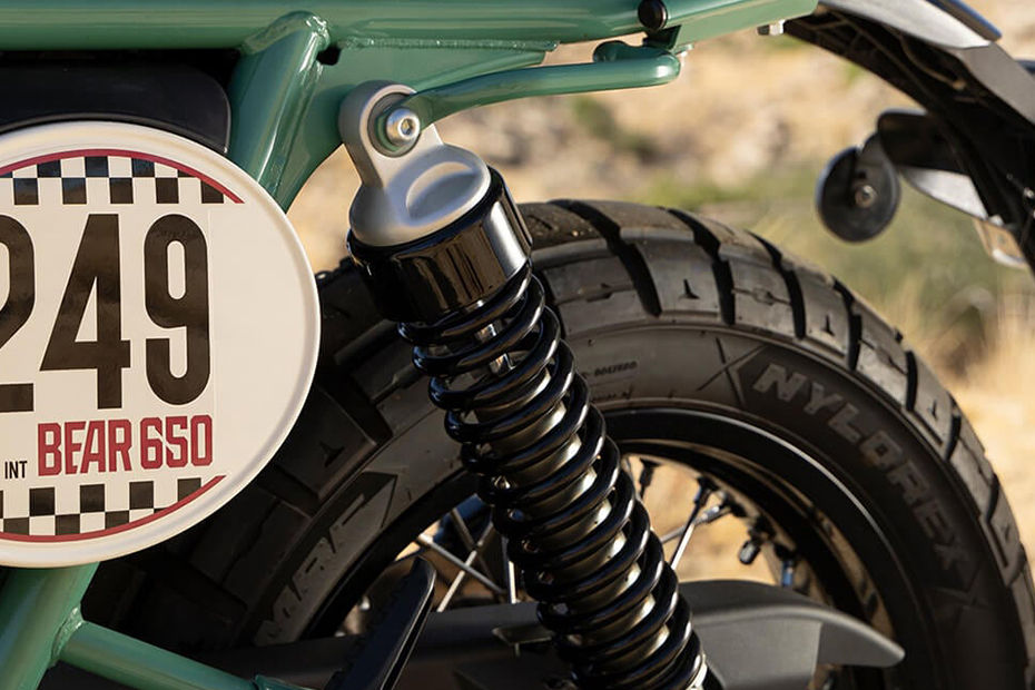 Suspensi belakang Royal Enfield Bear 650