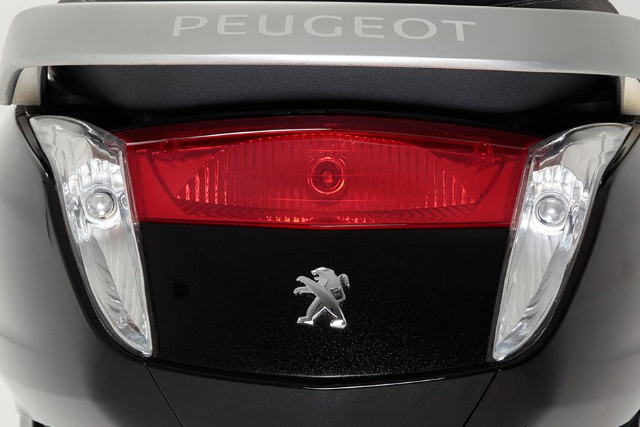 Peugeot Citystar 200i Tail Light View
