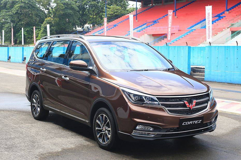 Wuling Cortez 2021 Images - Check Interior & Exterior Photos | Oto