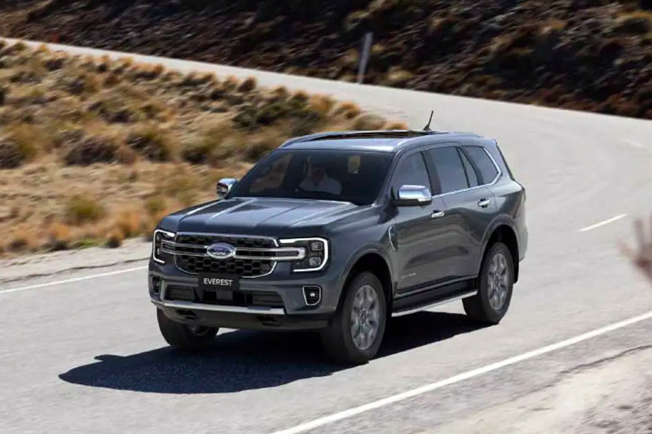 Ford Everest Tampak depan  sudut rendah Tampak depan Everest, sudut rendah