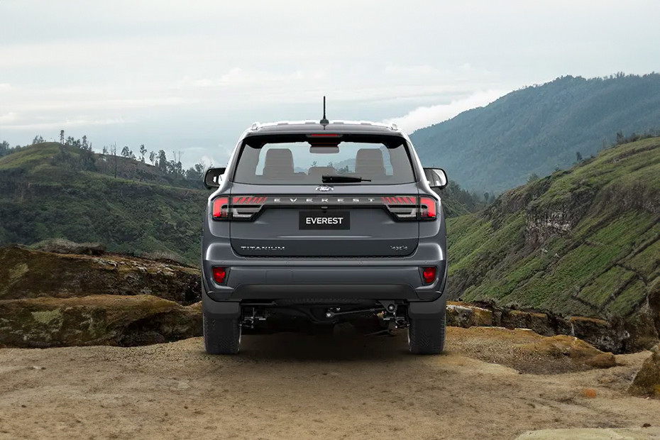 Ford Everest Tampak belakang Tampak belakang Everest