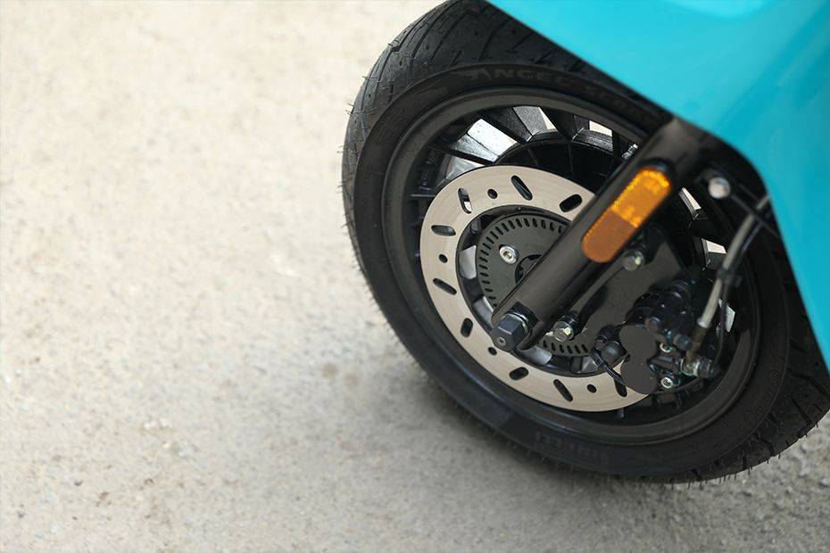Lambretta V125 Special Front Tyre View Lambretta V125 Special Front Tyre View