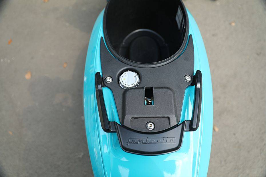 Lambretta V125 Special Fuel Tank View Lambretta V125 Special Fuel Tank View
