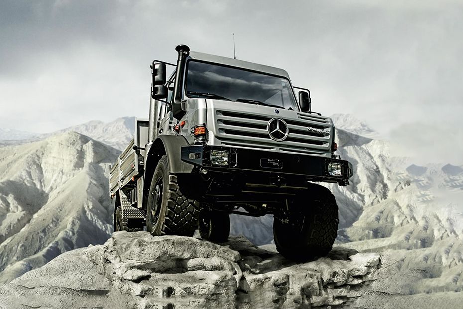 https://imgcdn.oto.com/large/gallery/exterior/127/2173/mercedes-benz-unimog-front-angle-low-view-941787.jpg