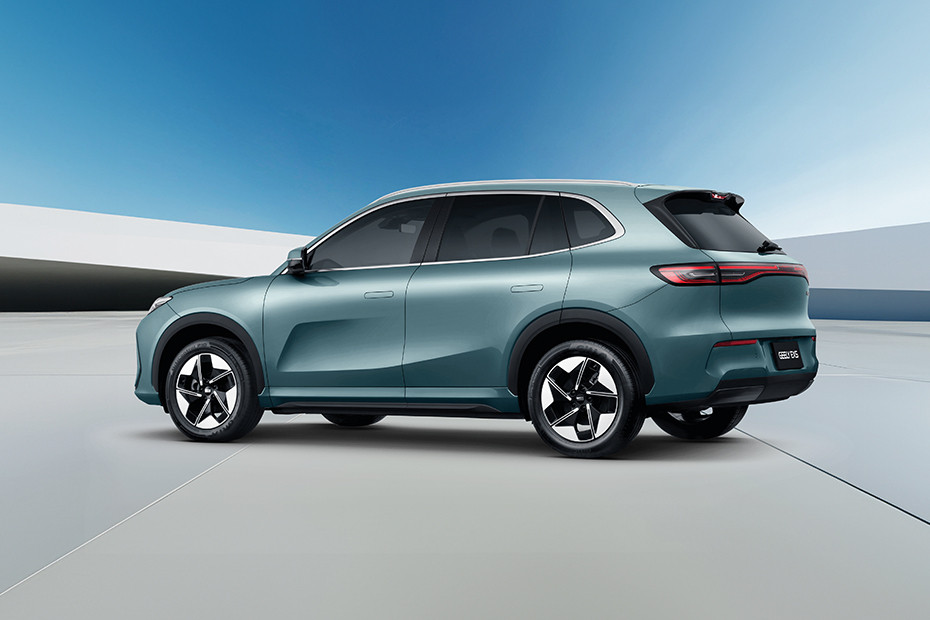 Tampak belakang serong EX5