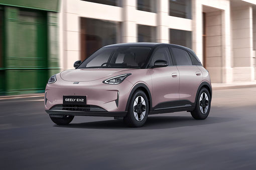 Sabet Penghargaan OTOMOTIF Award 2026, Geely EX2 Jadi Juara Kelas Compact EV