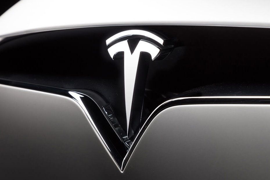 Tesla Model X Branding