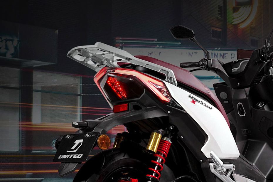 Lampu belakang United TX3000