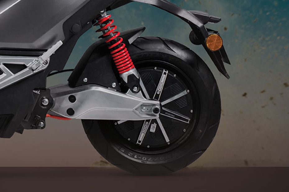 ban belakang United TX1800