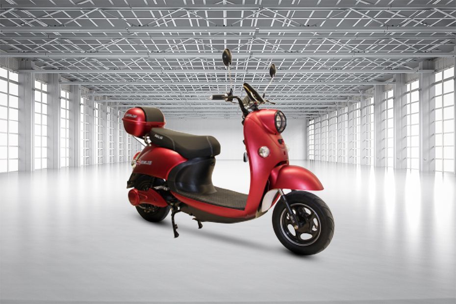 Tampak depan serong Selis Neo Scootic Tampak depan serong Selis Neo Scootic