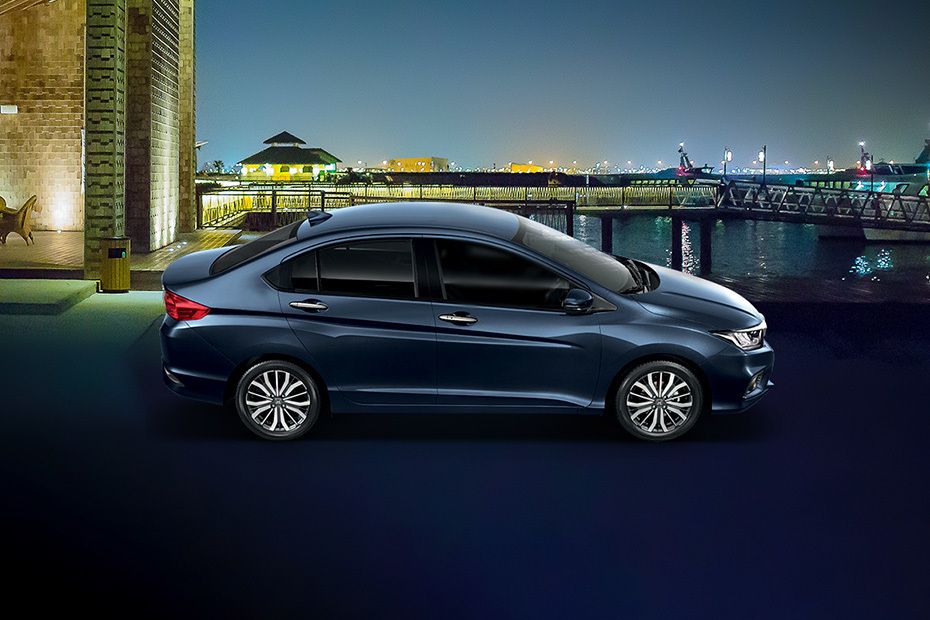 Tampak kanan Honda City Tampak kanan Honda City
