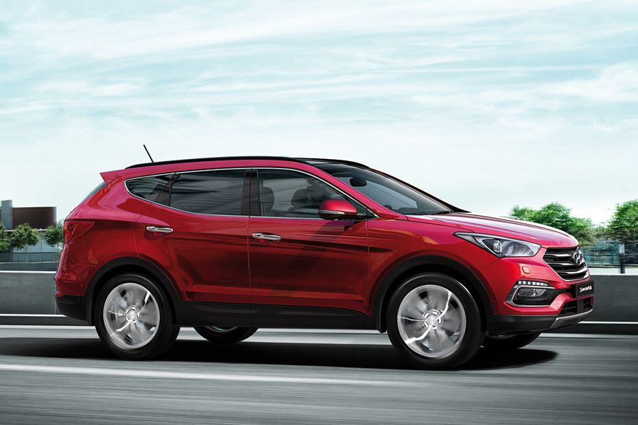 Hyundai Santa Fe (2016-2018) Front Cross Side View Hyundai Santa Fe (2016-2018) Front Cross Side View