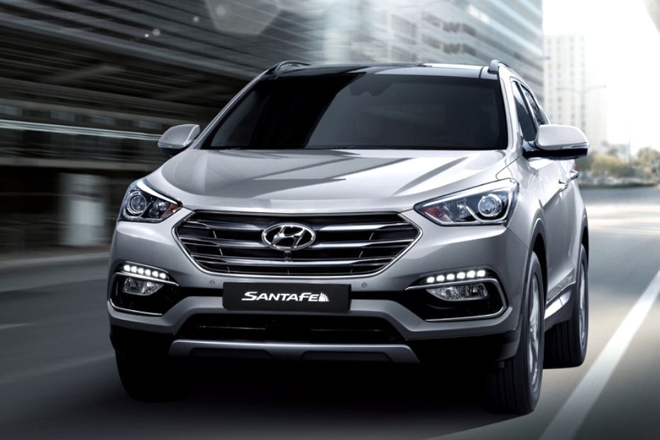 Santa Fe (2016-2018) Tilted Front View Santa Fe (2016-2018) Tilted Front View