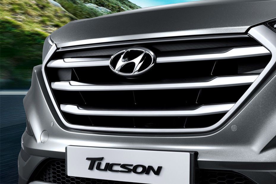 Tucson (2016-2019) Grille View Tucson (2016-2019) Grille View